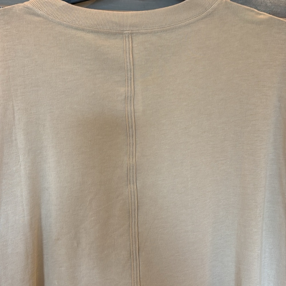 Lululemon Casual Tan Women's Tee NWT - Picture 4 of 7